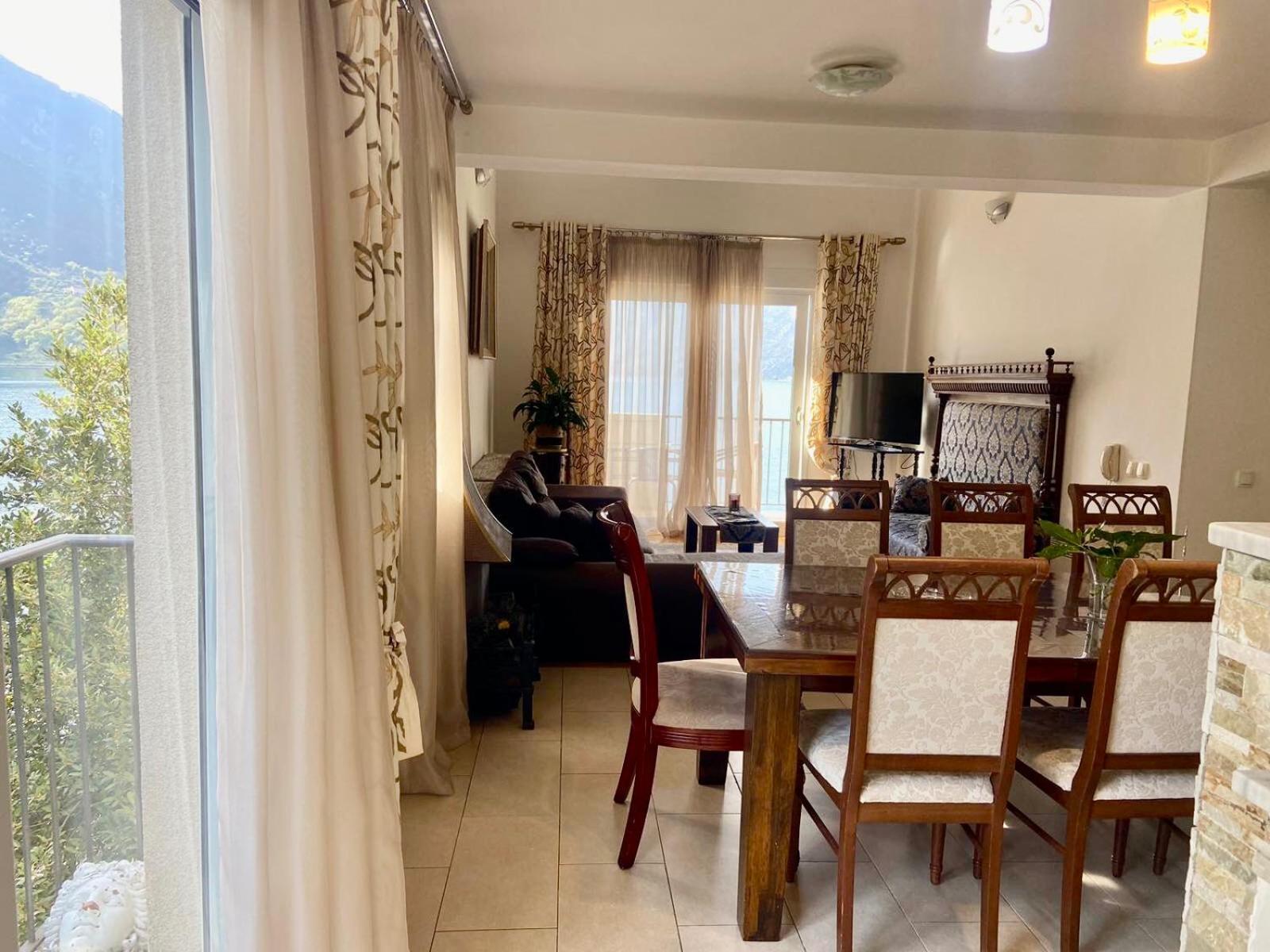 Apartment Ivanisevic 2 Kotor Luaran gambar